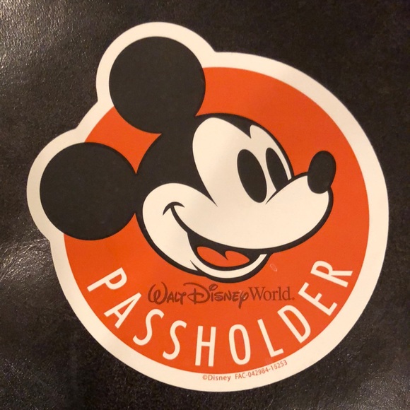 Walt Disney World Mickey Mouse Annual Passholder Magnet